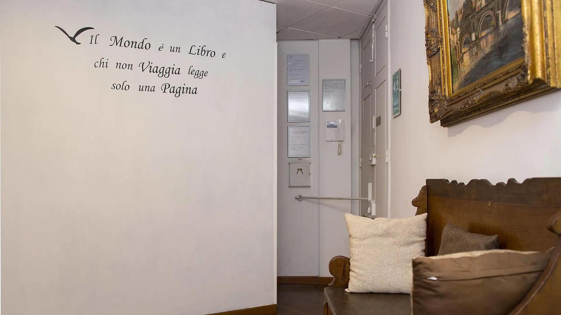 Inn Rome Rooms & Suites